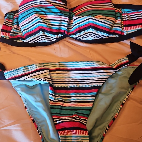Colorful Striped Bikini Set - Picture 3 of 5